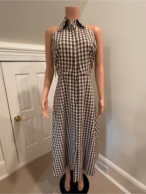 veronica beard ruben cotton midi dress Our beautiful Nada is looking chic in this Veronica Beard Ruben Cotton Chambray dress, layered over a long sleeve white shirt